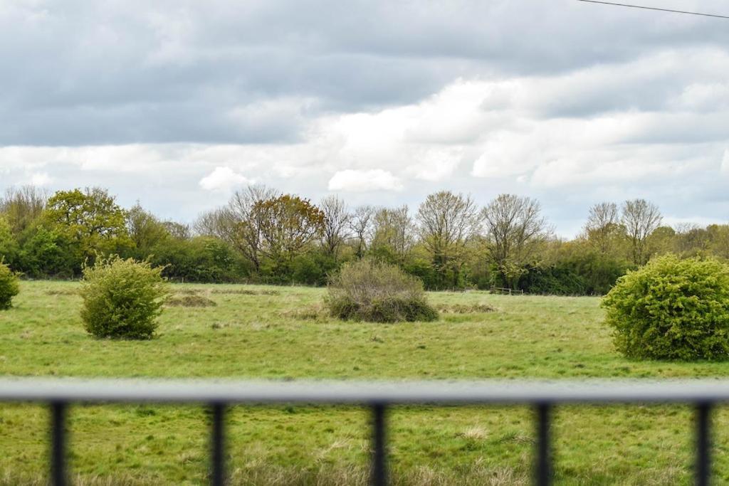 דירות Hankerton The Lookout At Cloatley Meadow מראה חיצוני תמונה