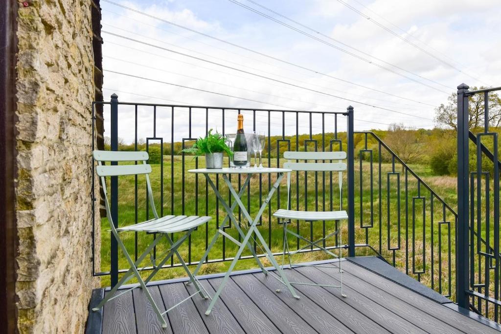 דירות Hankerton The Lookout At Cloatley Meadow מראה חיצוני תמונה